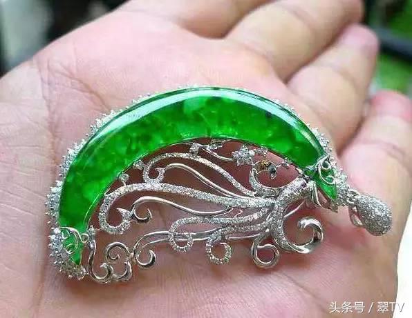 上百万的翡翠手镯摔了咋办,翡翠手镯怎么样才会摔碎