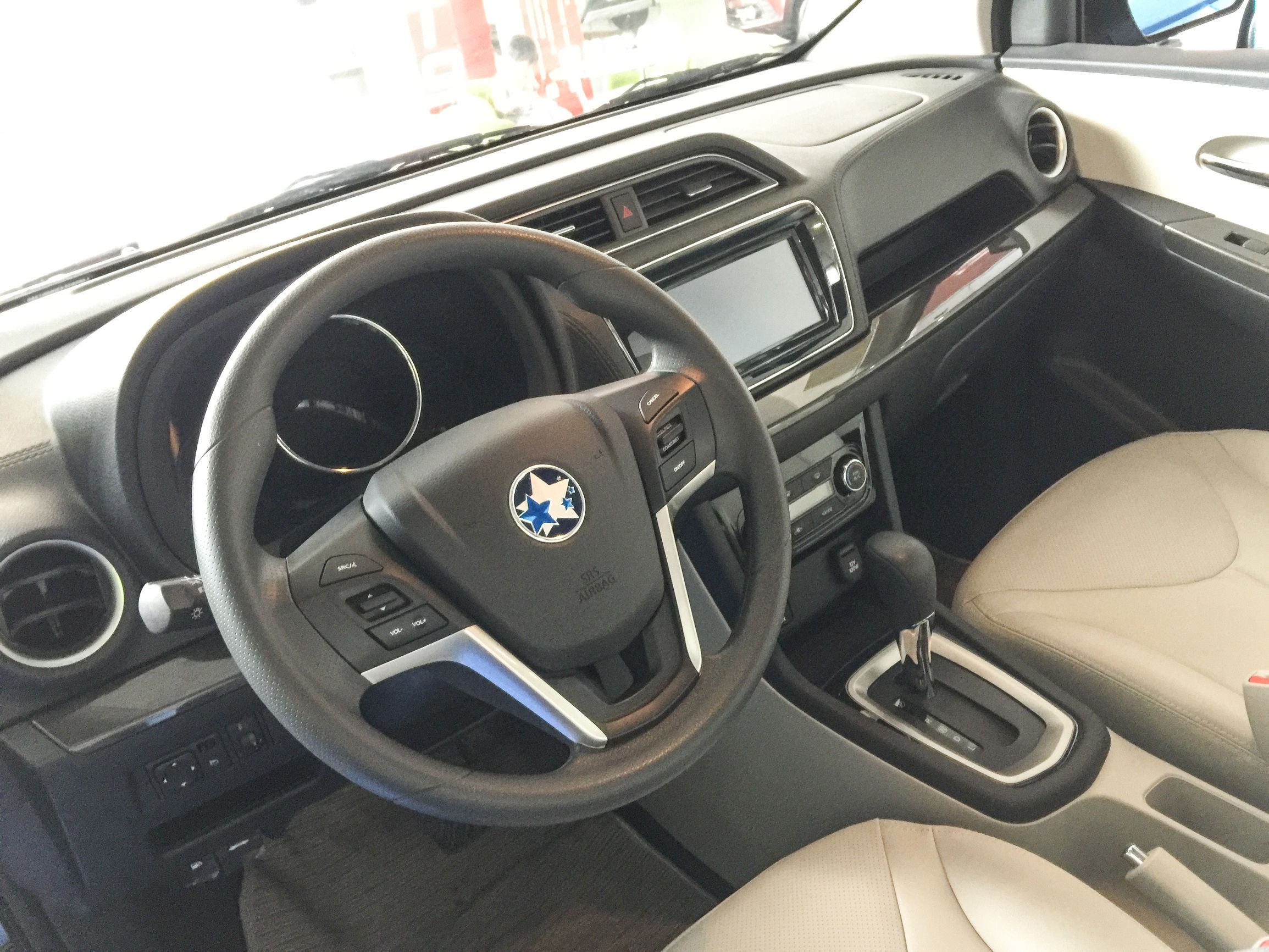 日产启辰m50v多少钱,8万左右的mpv车型推荐侧开门