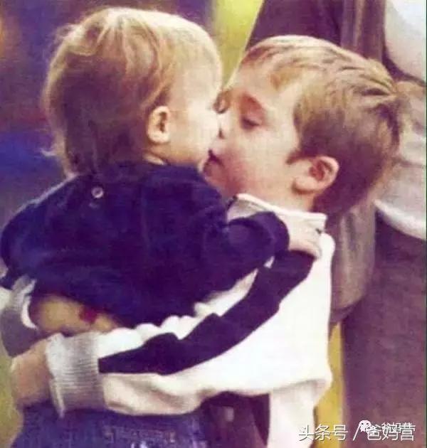 叮！贝克汉姆家2号男主已上线！什么叫「长兄如父」？！