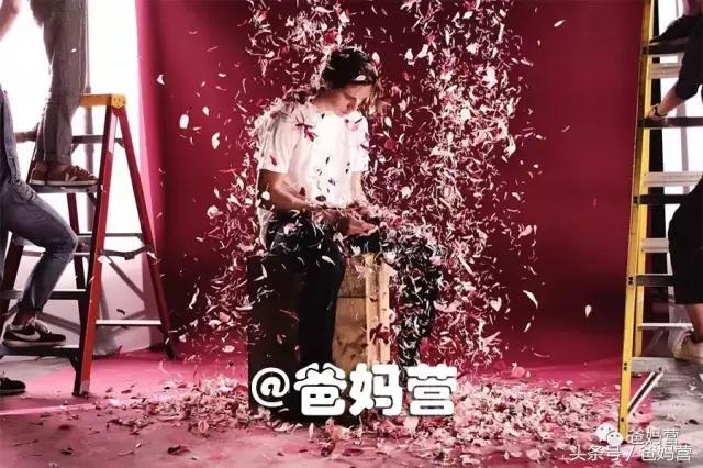 叮！贝克汉姆家2号男主已上线！什么叫「长兄如父」？！