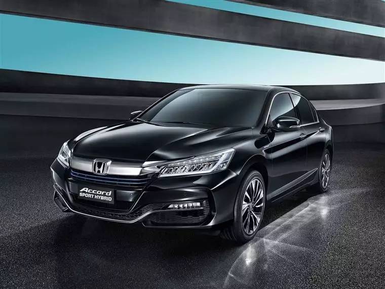 4s店综合服务费包含快递费,全款买车4s店收综合服务费