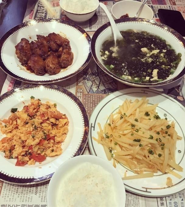 方媛老是被嘲用高仿产品嫁给郭富城后终于用上最新款奢侈包