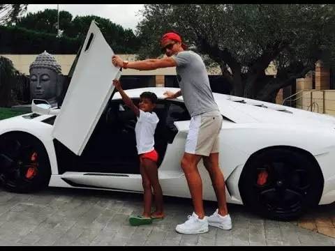 什么样的车才能配得上这首歌,什么样的车显得男人成熟