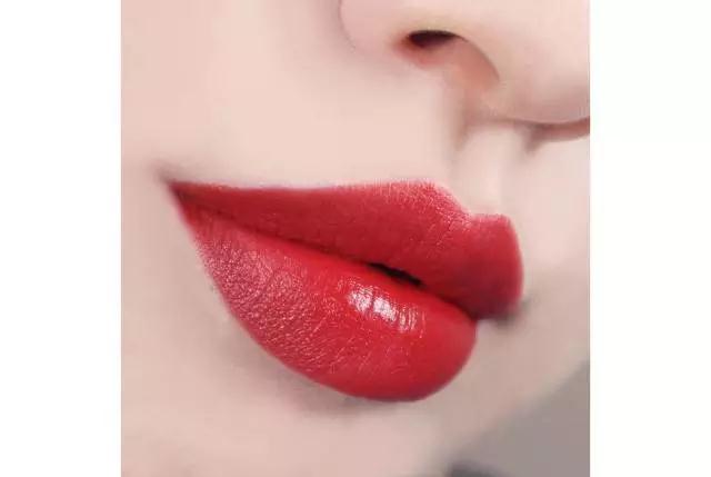 哪些口红最显白,阿玛尼什么颜色口红最好用显白