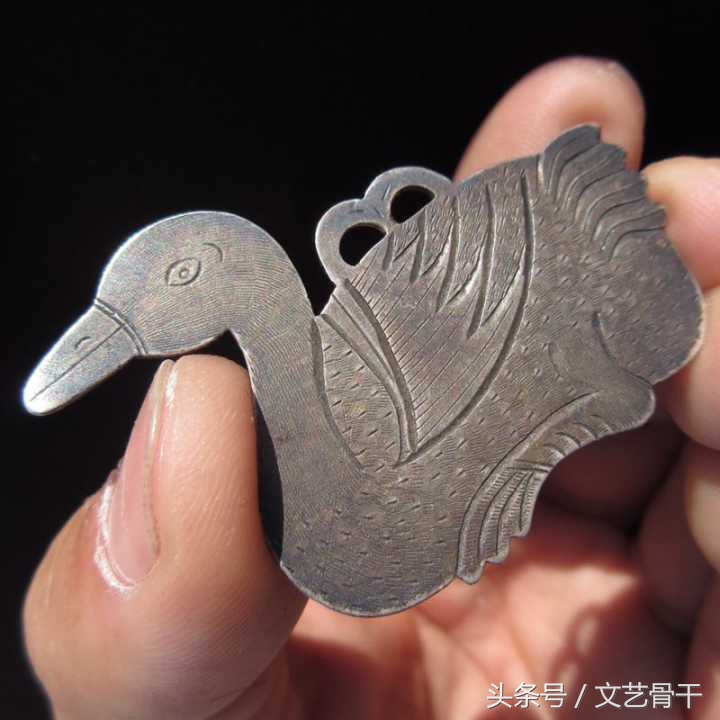 文明礼仪守时守节——中国银饰鸭子