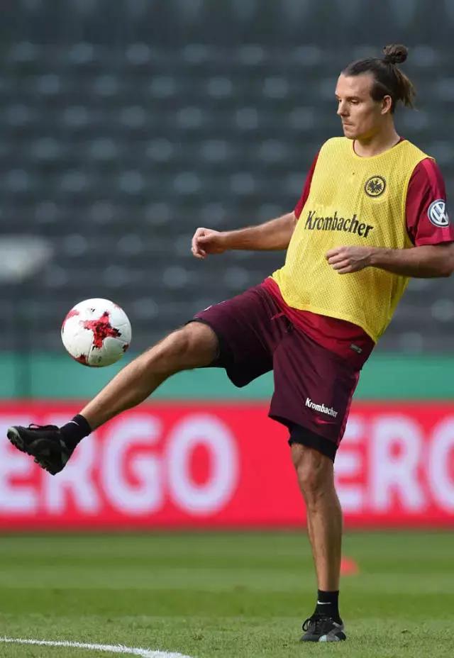 他们穿着什么英文翻译,他们穿着什么用英文怎么说