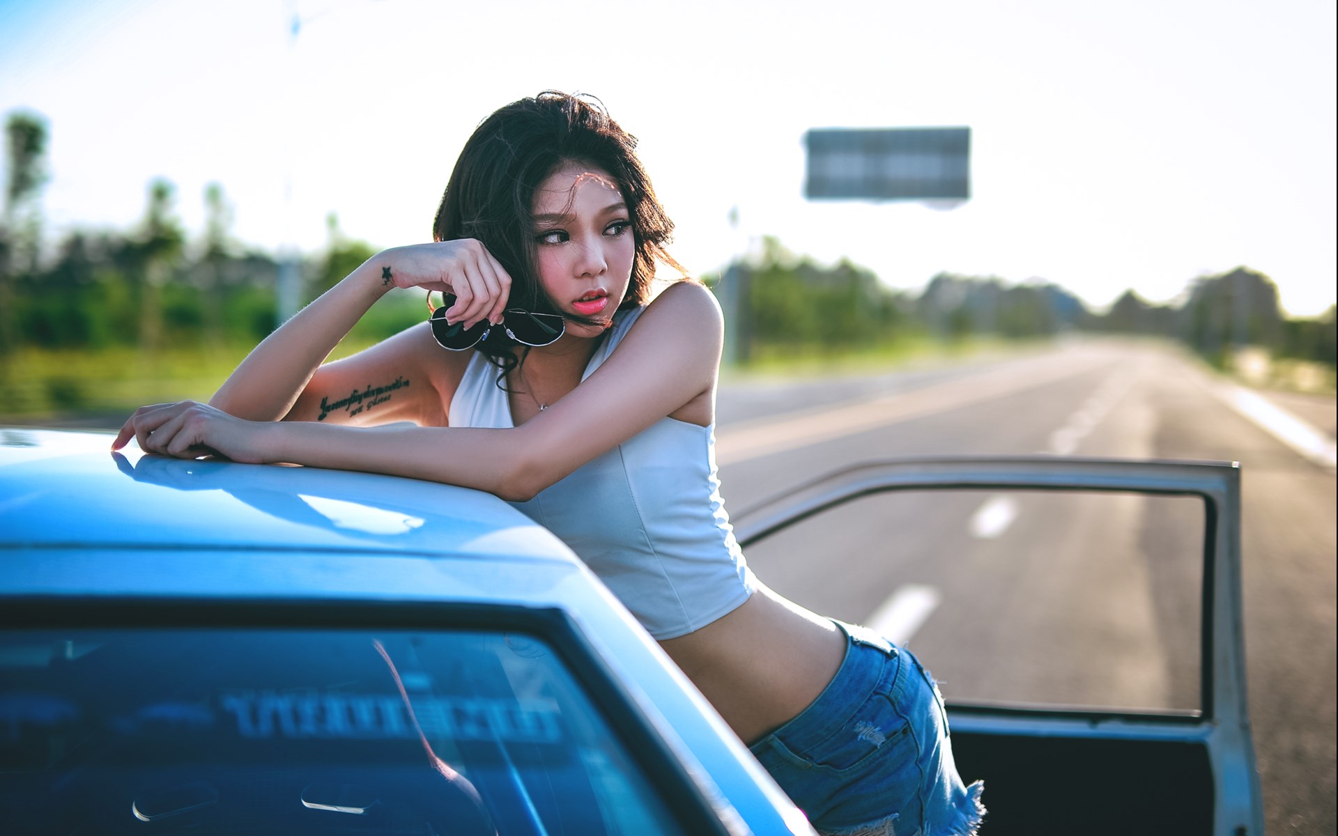 深圳壹捷汽车贴膜丰田皇冠龙膜作业案例分享