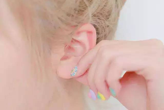 不同脸型打腮红的正确方法,为什么要打腮红因为腮红显气色