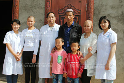 公益救助活动报道九:情暖六月——新军都医院看望贫困患者马燕