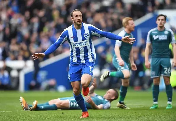 布莱顿位居英超首榜第一名,布莱顿vs曼城列队欢迎