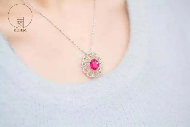 南红手串多年后有变化,南红手串跌价严重吗