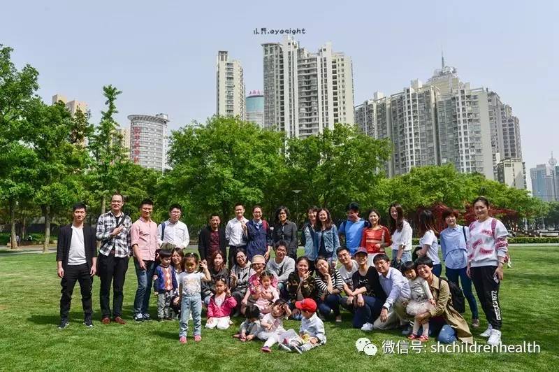 上海市儿童医院眼科乔医生,儿童眼皮下垂去哪个医院