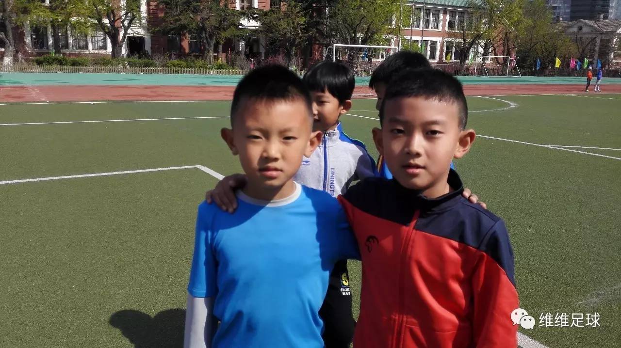 「维维足球杂谈」为您解答关于孩子踢球父母一直担心的5个问题