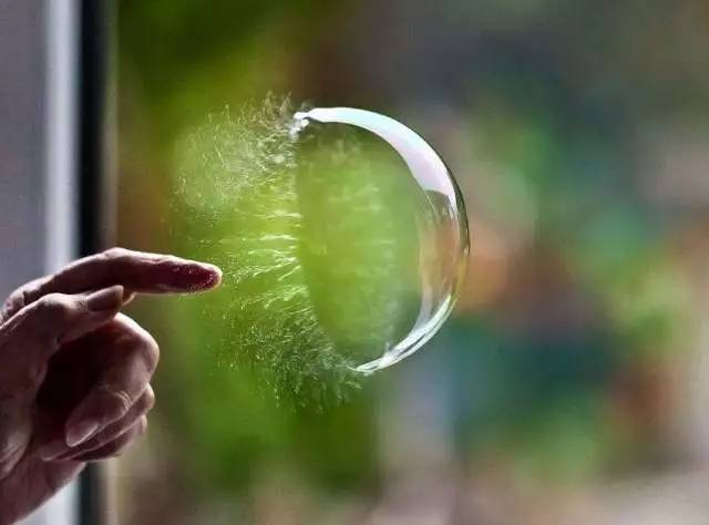 温江进城务工随迁子女就读政策;明天温江交警街头免费发粽子;新增4条交通严管示范街;经常熬夜玩手机导致暴盲;这就是今日温江大新闻!