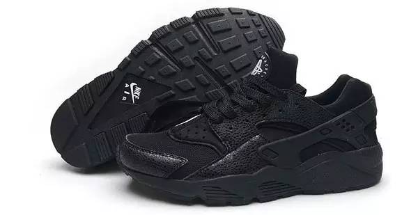 小黑鞋秒变小白鞋,小白鞋被黑皮鞋染了怎么办