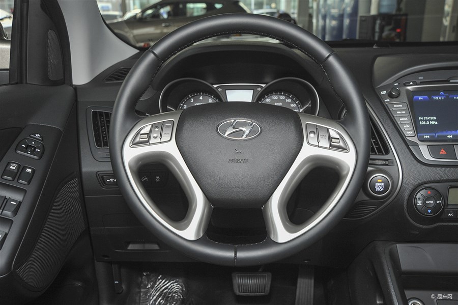 开着车听着歌曲视频,开着车听着歌舒服视频