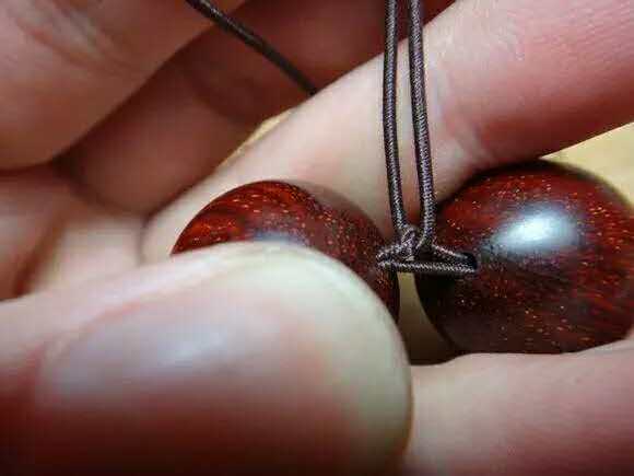 紫檀佛塔打结,小叶紫檀手串侧挂佛头打结方法