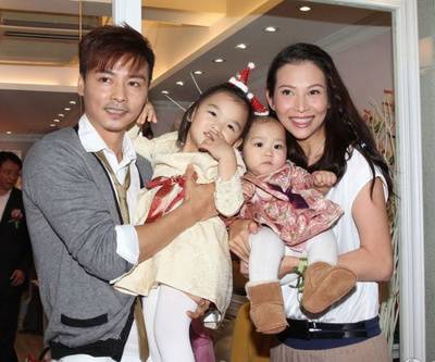 甄子丹儿子跆拳道红带,张晋被女儿“甜蜜家暴”,功夫二代太厉害