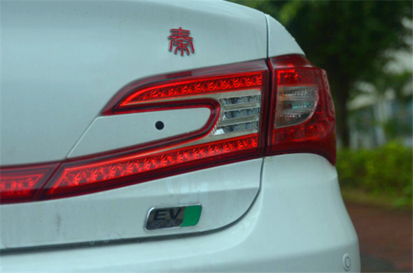 比亚迪秦ev抢先体验,2022比亚迪秦plusev新款