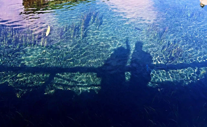 日本的冬天依旧色彩绚烂,冬季日本的冰雪阳光