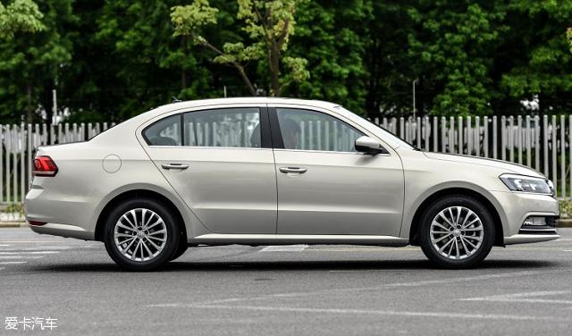 2017款朗逸报价,大众朗逸2017款1.6l二手车多少钱