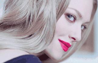 用完口红嘴唇起死皮怎么救,口红粘牙齿什么原因