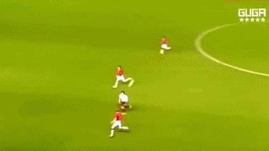 巅峰时期的卡卡是怎样踢球的,卡卡gif