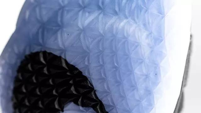 詹姆斯总决赛会穿18吗,詹姆斯为什么穿witness4