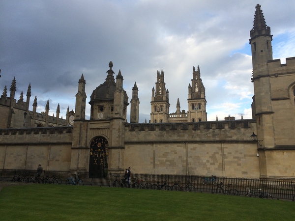 牛津大学入学测试题,牛津大学万灵学院有多难考