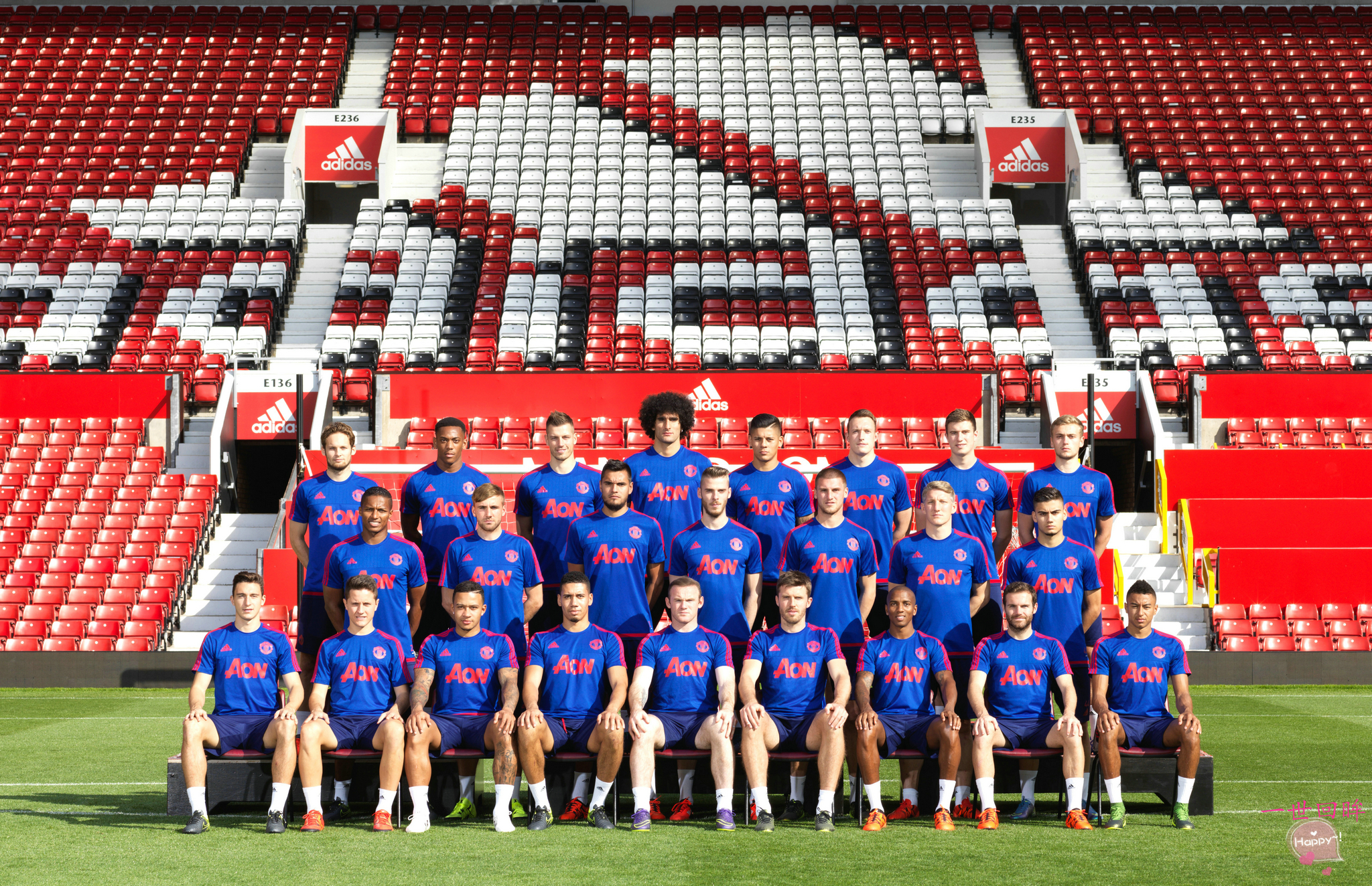 曼联哈格里夫斯全家福,曼联99年三冠王全家福