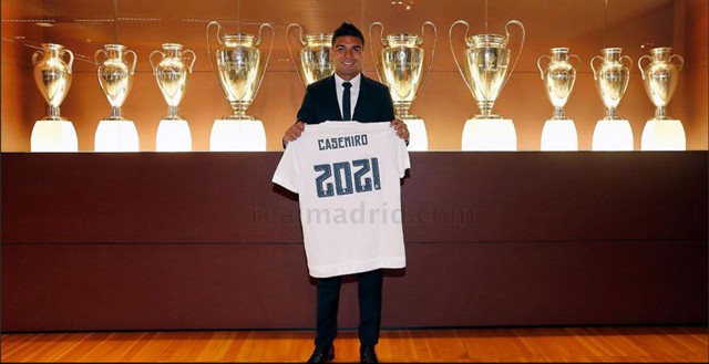 卡塞米罗走向莫德里奇,卡塞米罗转身皇马由守转攻