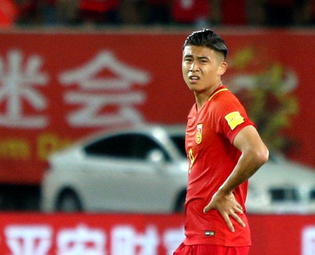 18强赛国足分组前瞻董路,董路足球小将战巴萨0比9