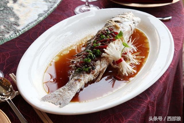 一斤多的黄丫头钓鱼视频,野塘钓黄刺鱼