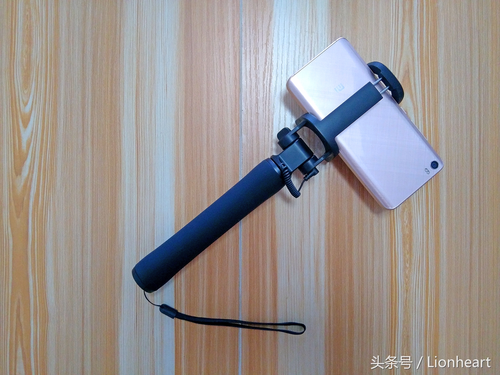 小米自拍杆最简单的方法,老款小米自拍杆使用教程