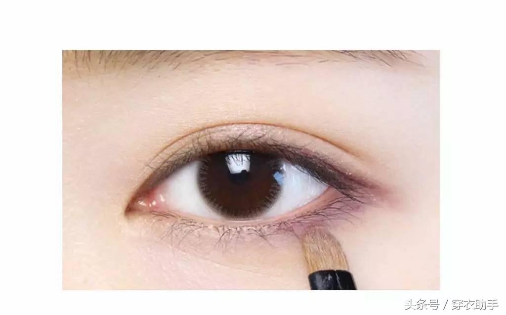 一字眉咬唇妆什么时候流行的,一字眉化妆