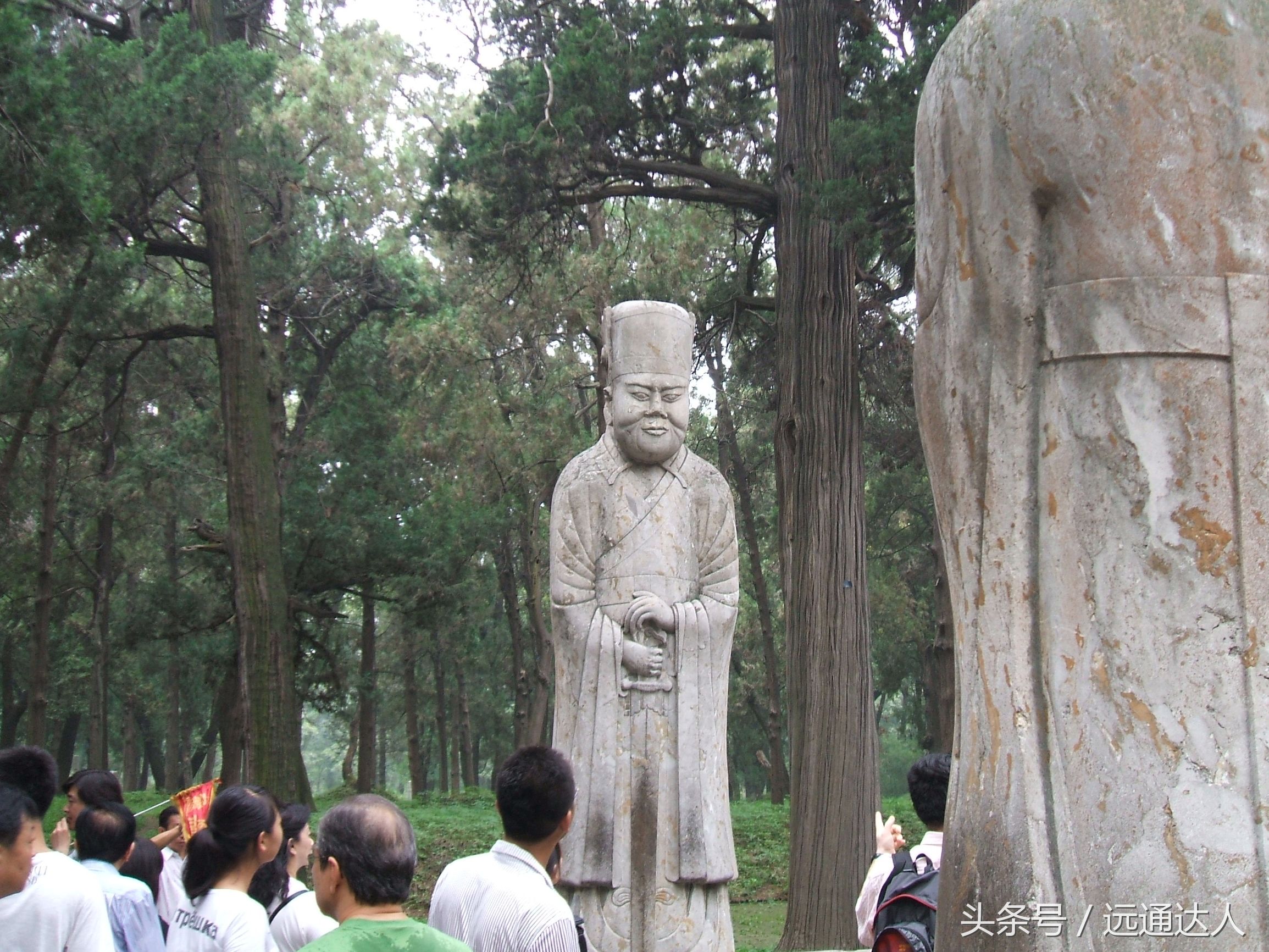 身为泰安人第一次爬泰山,陪爷爷爬泰山感慨朋友圈