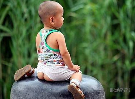 专家解读宝宝冬天穿开裆裤,育儿经验分享婴儿穿开裆裤