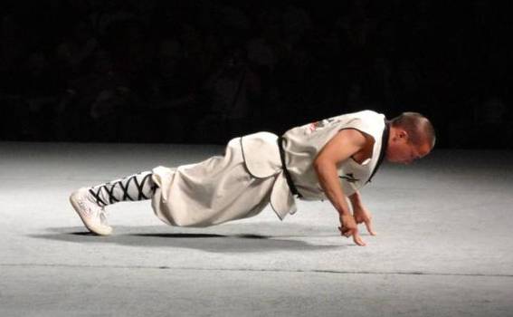 拳民神回复｜大力鼠撕逼白大拿Glory现场大*动暴**