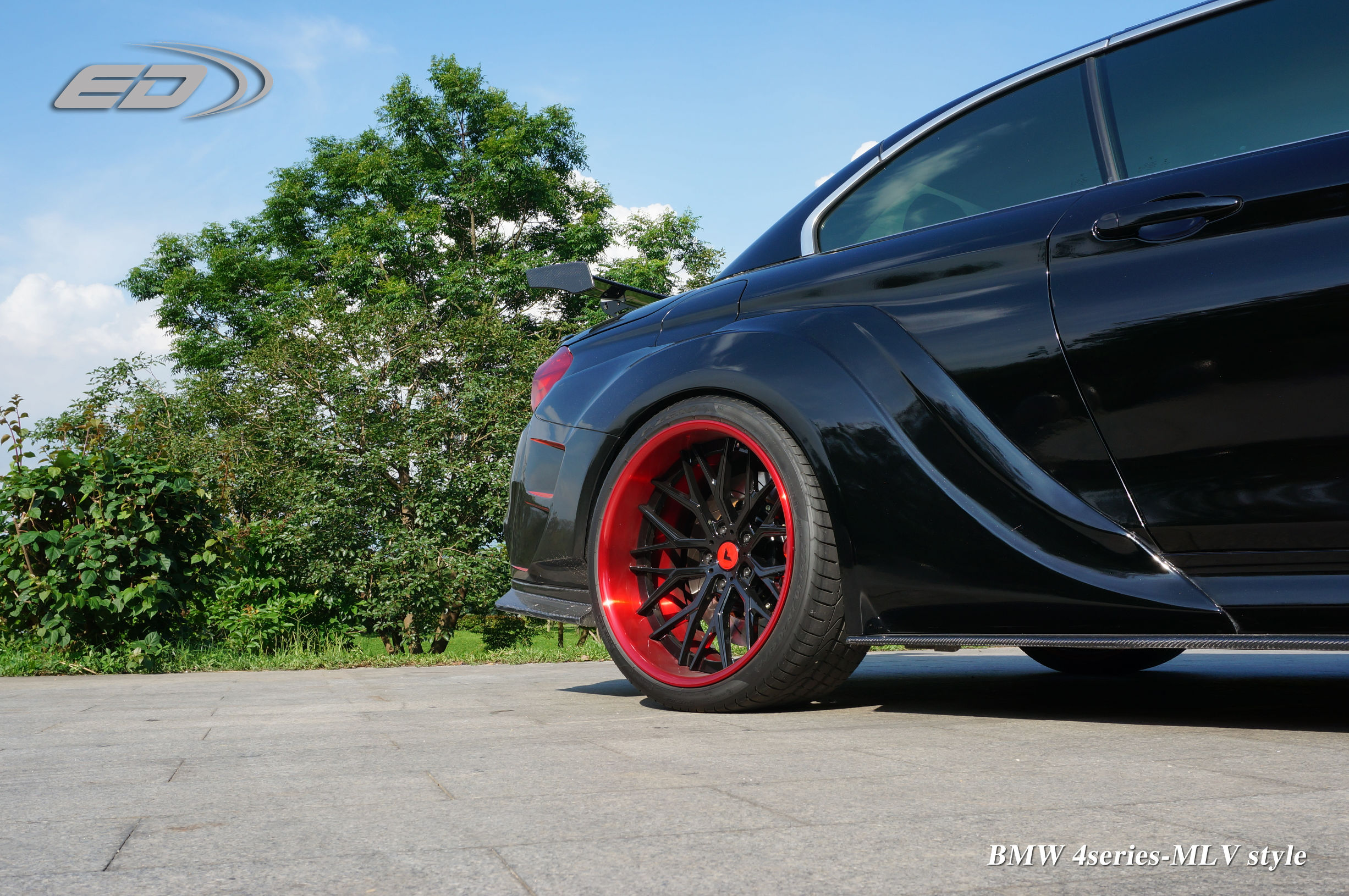 极速蓝宝马4系敞篷,21款宝马4系敞篷展示