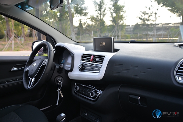 江淮电动汽车iev6试驾视频,江淮新能源纯电动汽车iev6e多少钱