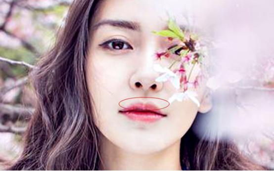 如何画唇妆显嘴小,baby微笑唇化妆步骤