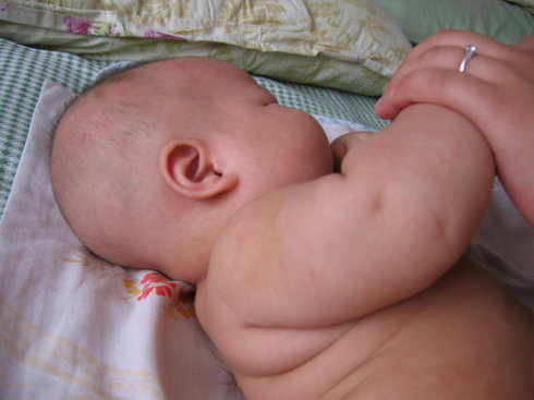 为什么喝牛奶的宝宝比较胖,奶胖一定是好的吗