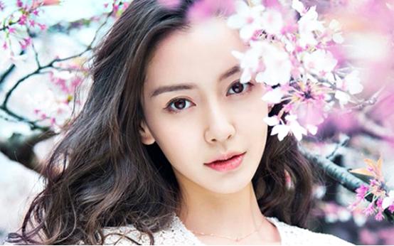 如何画唇妆显嘴小,baby微笑唇化妆步骤