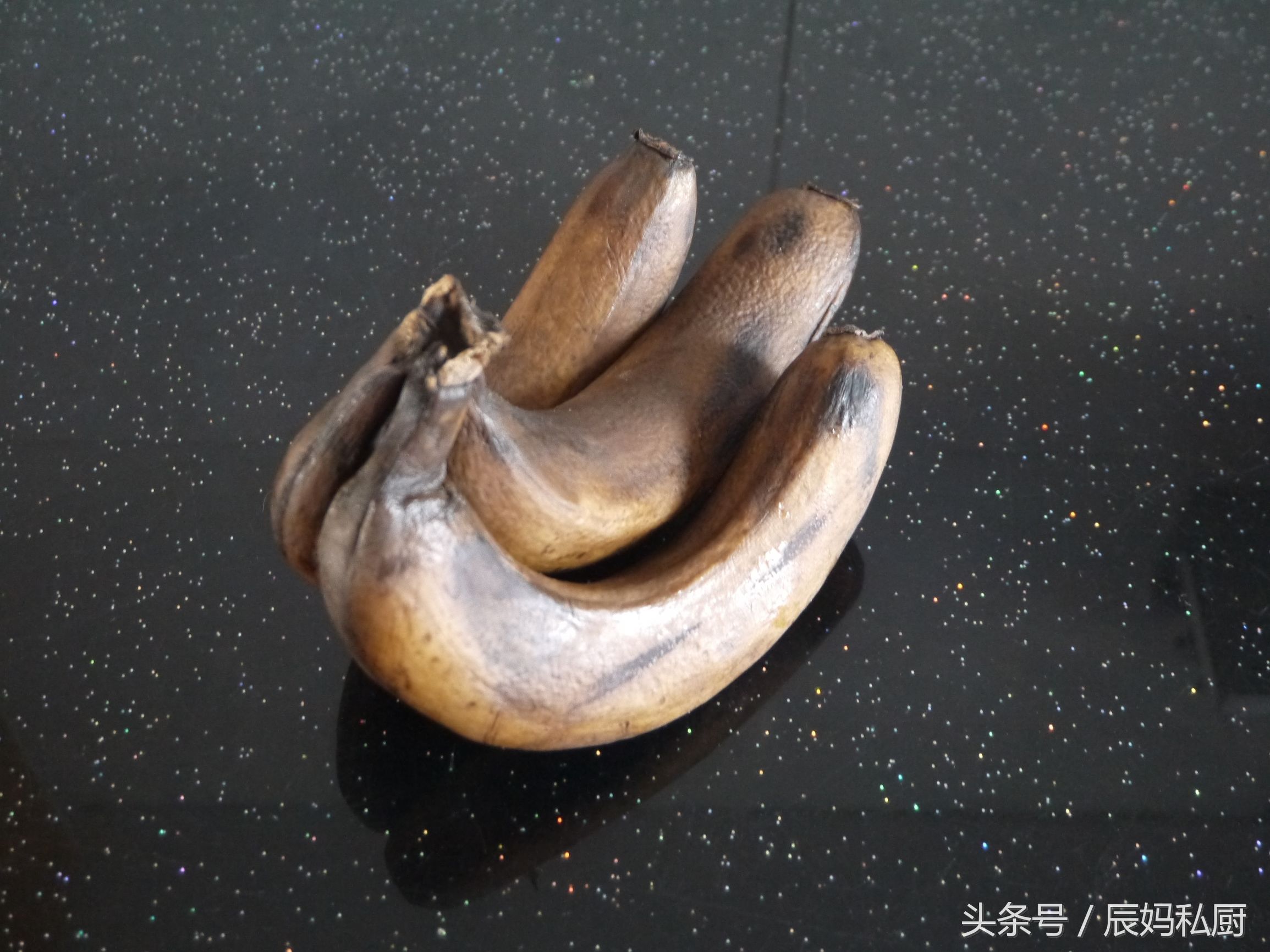 颜色发黑的香蕉怎么做,发黑香蕉的各种吃法大全