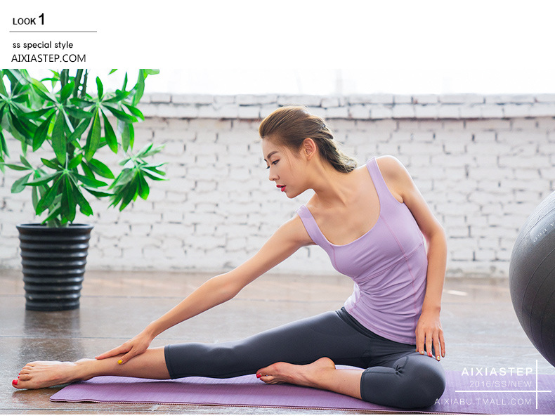 上身显瘦立领拉链显瘦瑜伽健身服,健身时尚瑜伽背心