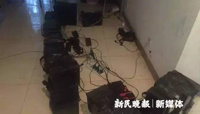 老阿姨地铁内屁股卡座位凸起处坐，被提醒莫一人占两座怒怼：我坐得舒服，要你说！