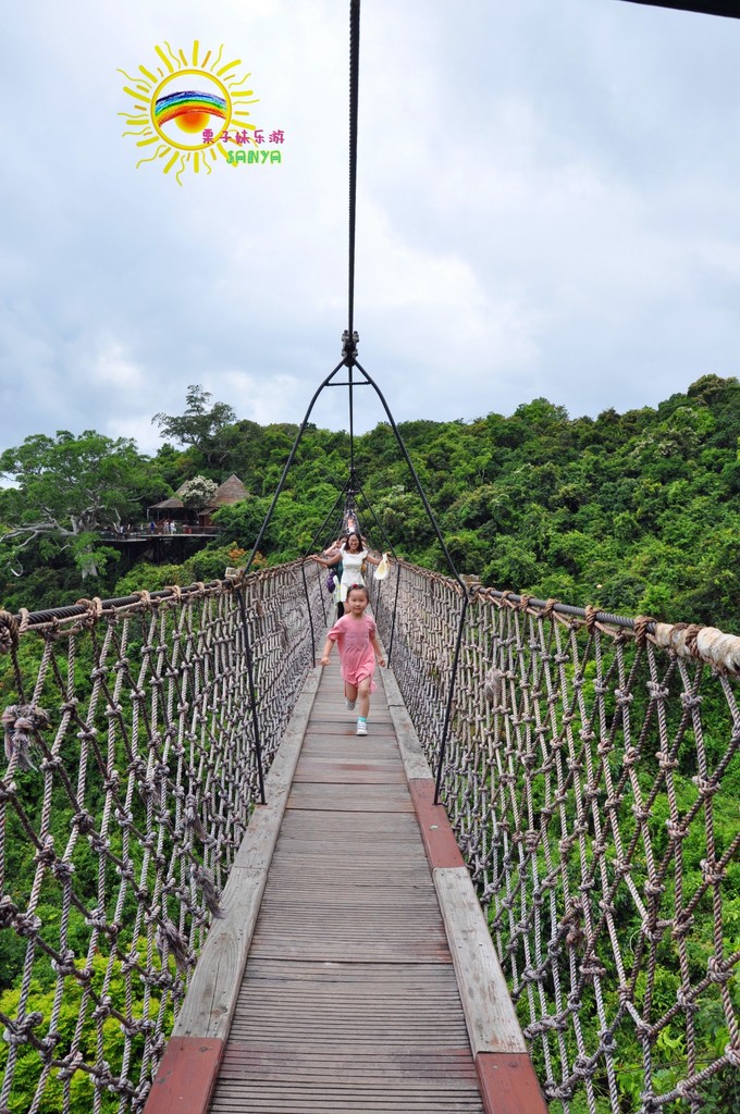 跟着大海去旅行三亚,记录旅行时光娃带老妈三亚看海