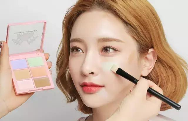 2017年流行色草木绿的时代背景 (最难穿的绿色竟成2018年度流行色)