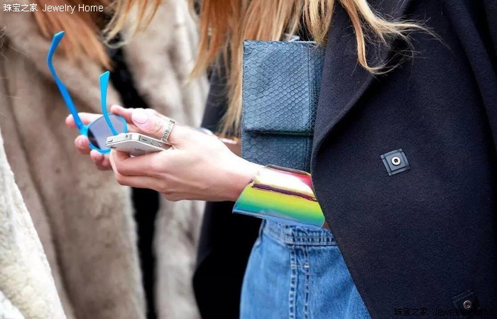 胖人适合粗的还是细的手镯,宽胖翡翠玉镯