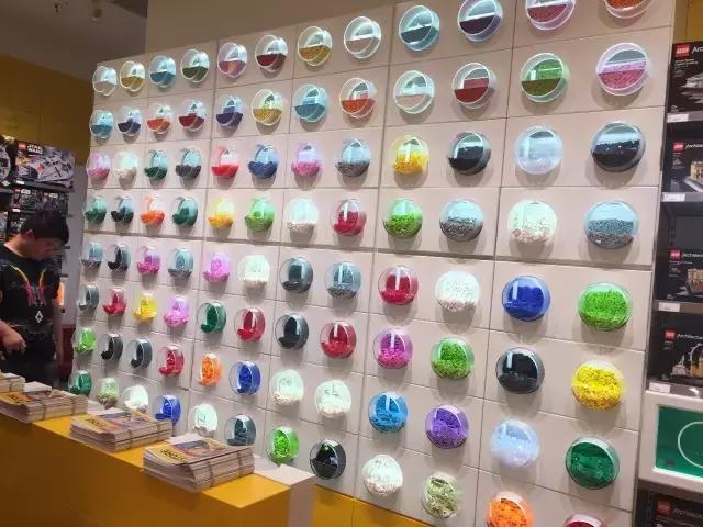 卖乐高啦！小碗89，大碗159，客官来几碗？